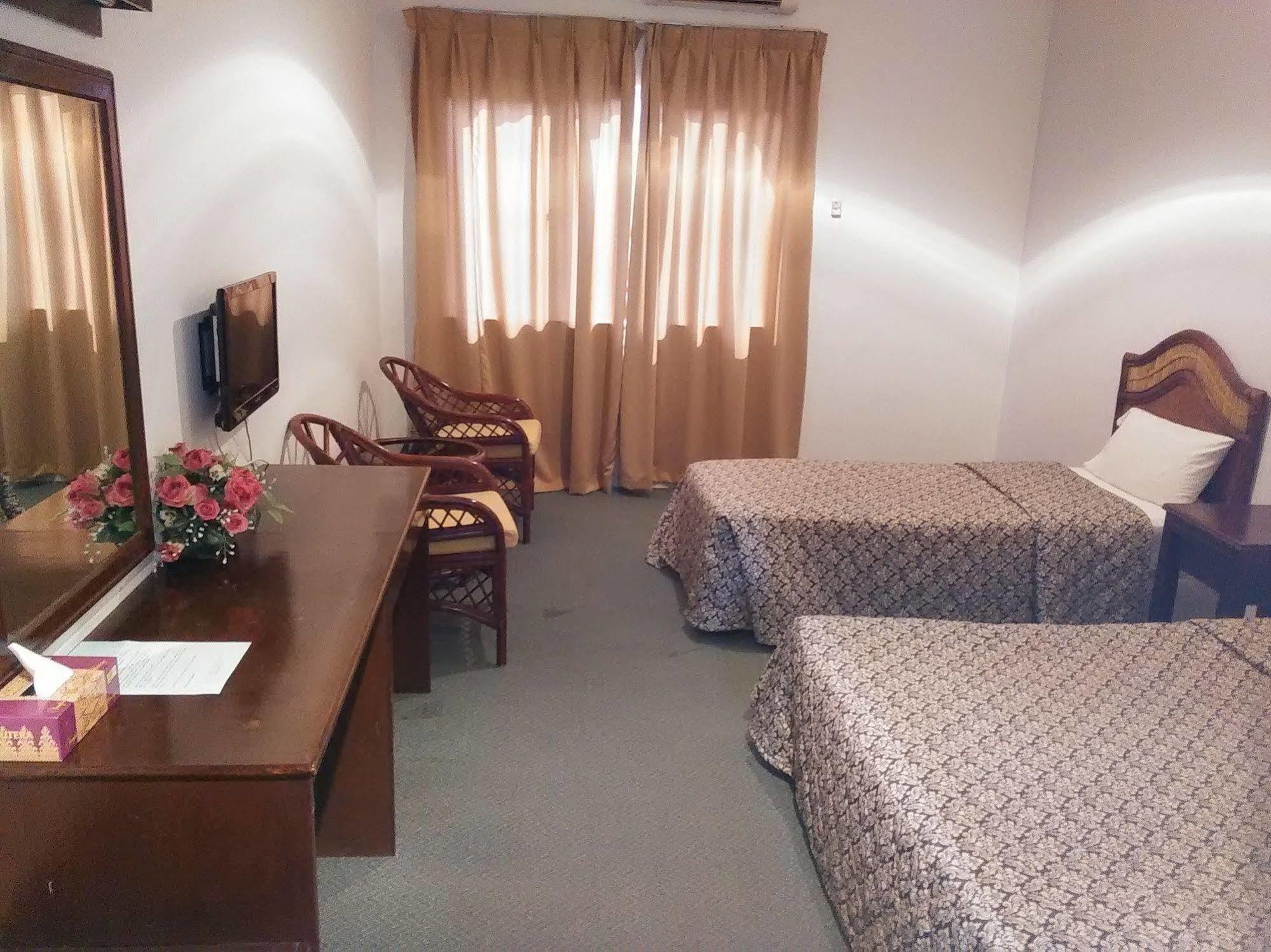 Oyo 44020 Kejora Garden Resort カンポン・パシール・ボガ エクステリア 写真